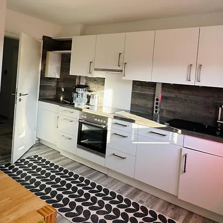 Main-nest Lägenhet *